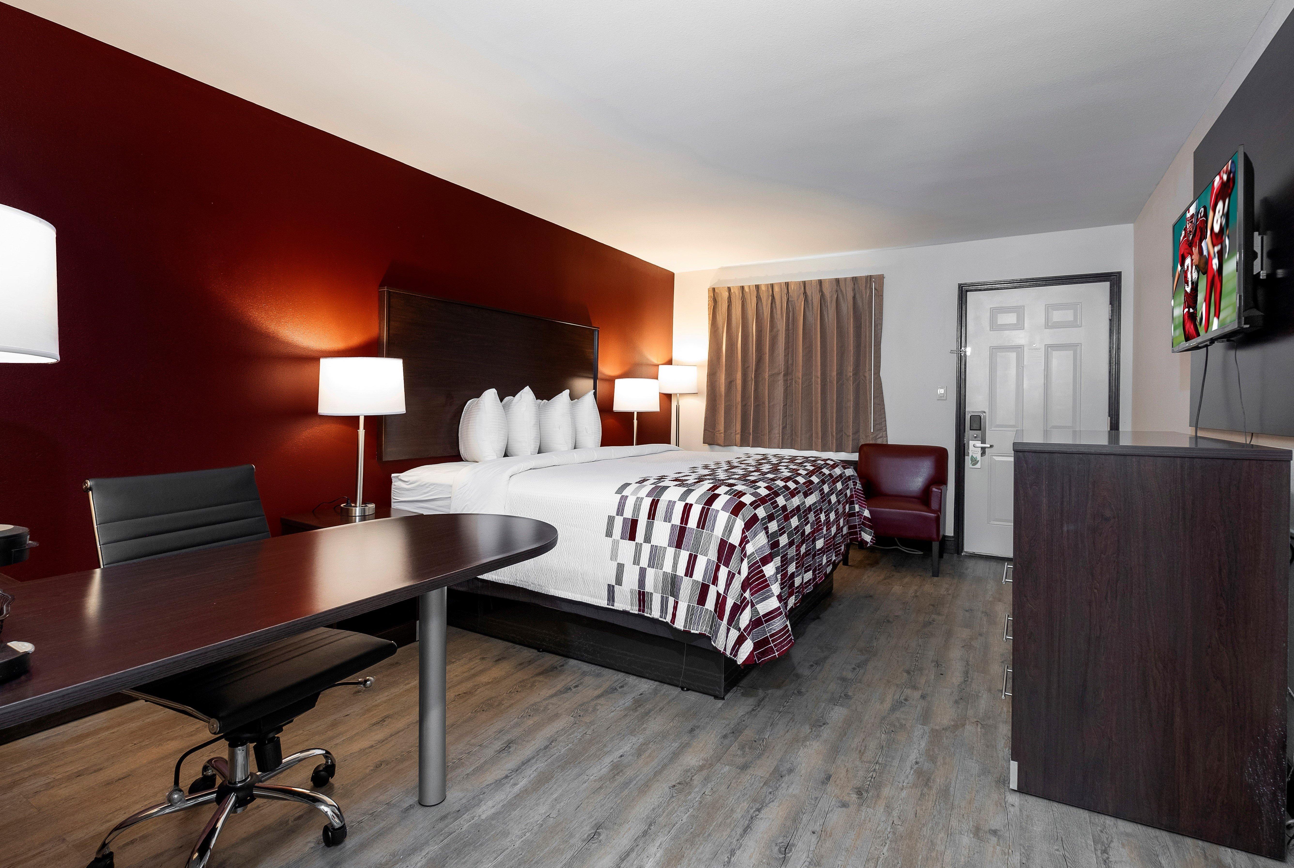 Red Roof Inn Масъл Шоулс Екстериор снимка