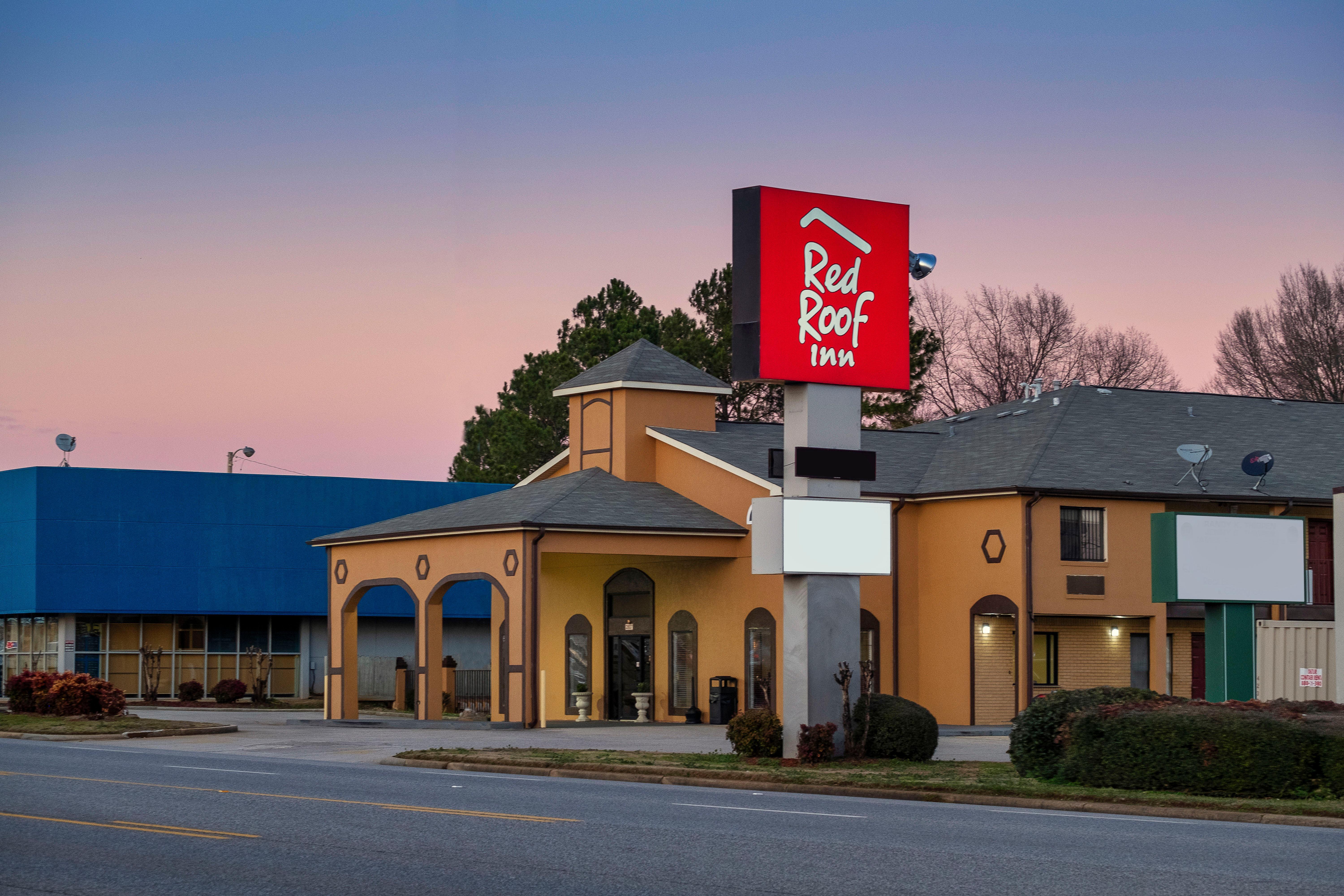 Red Roof Inn Масъл Шоулс Екстериор снимка