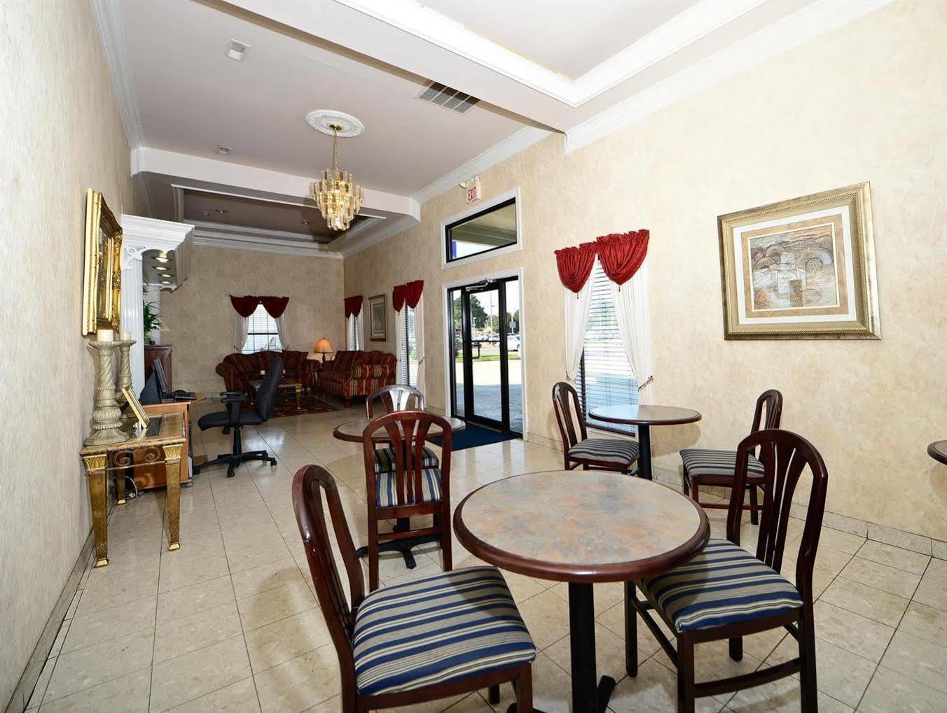 Red Roof Inn Масъл Шоулс Екстериор снимка