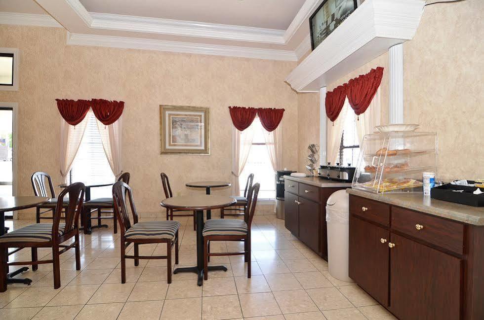 Red Roof Inn Масъл Шоулс Екстериор снимка