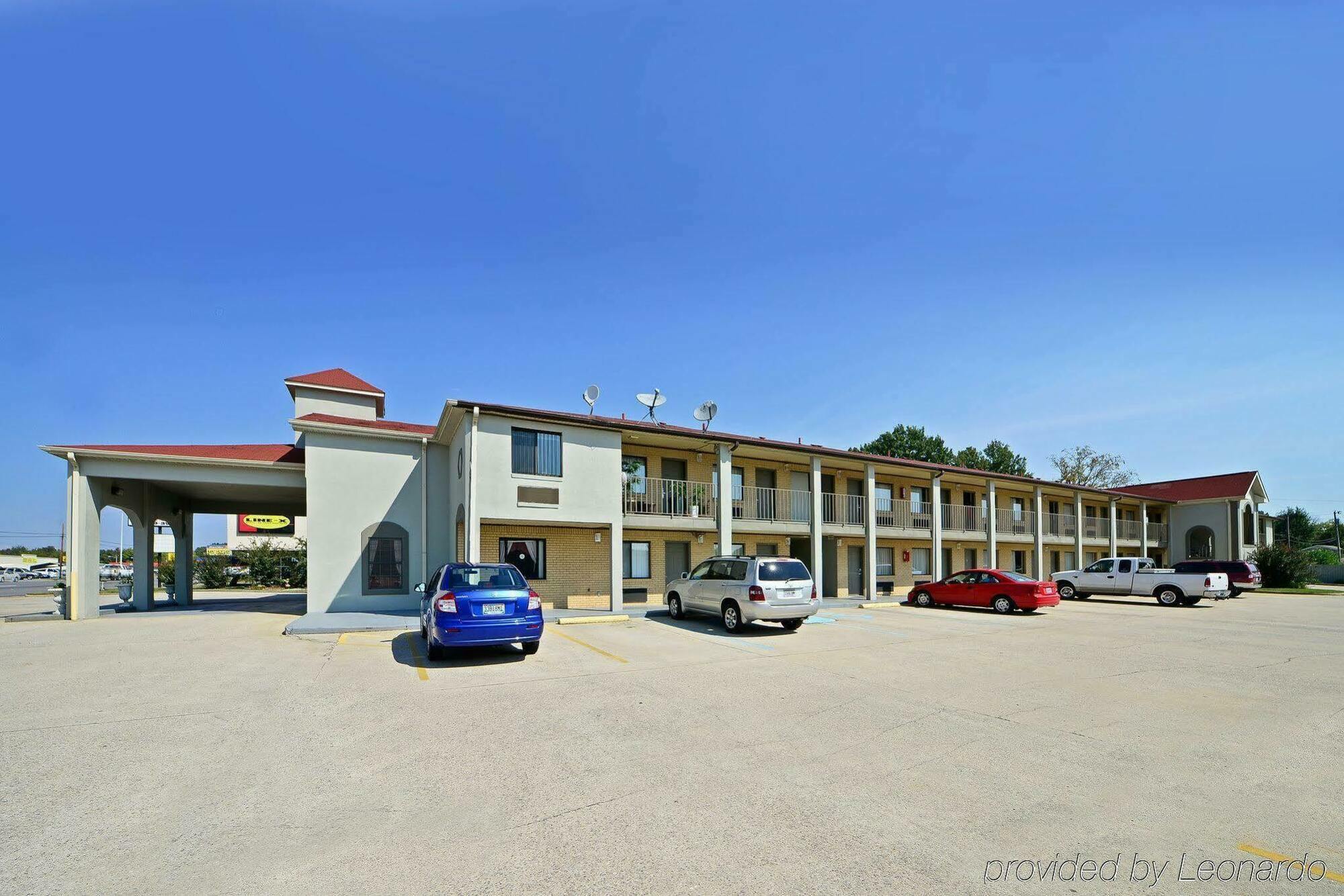 Red Roof Inn Масъл Шоулс Екстериор снимка