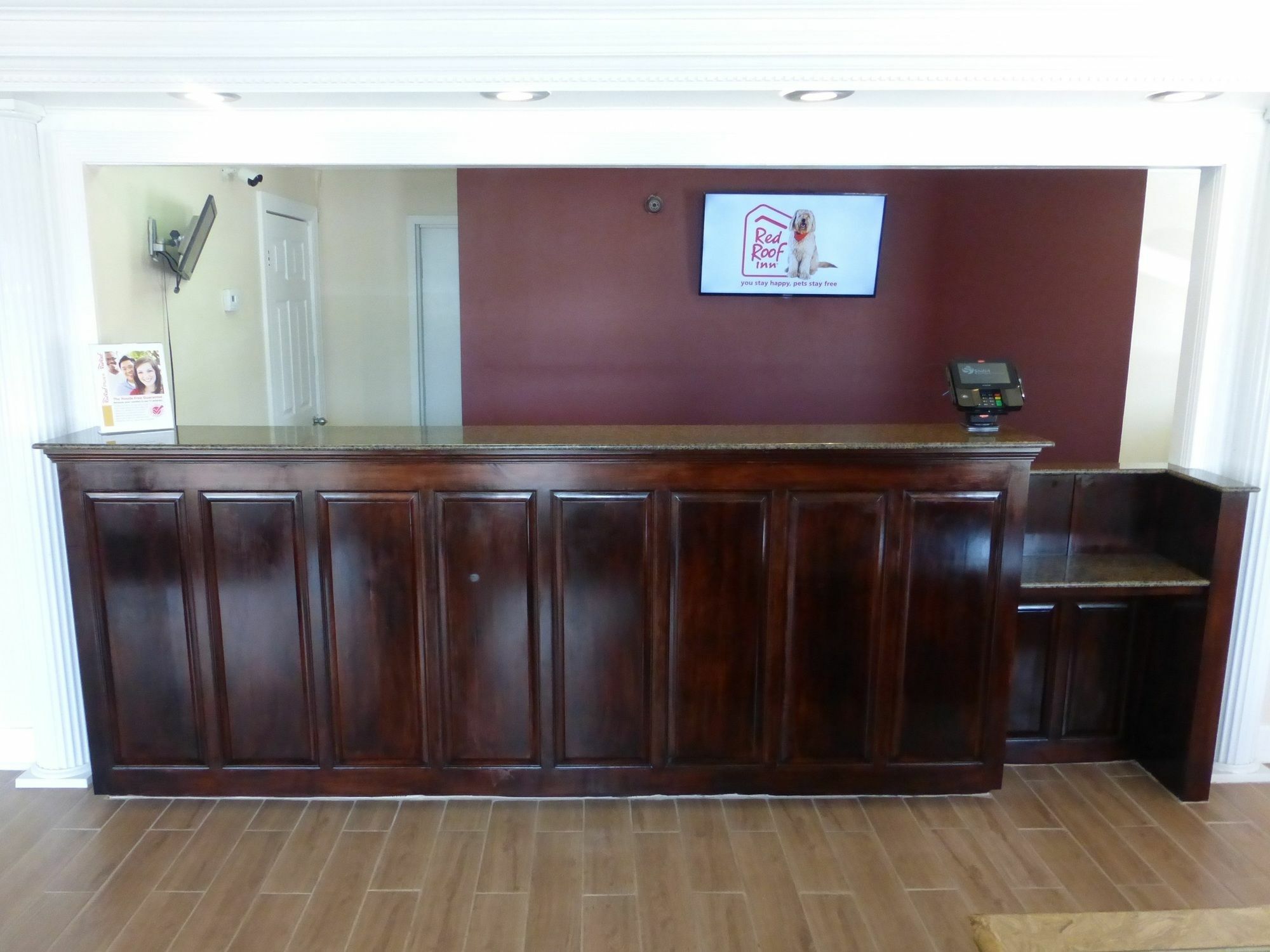 Red Roof Inn Масъл Шоулс Екстериор снимка
