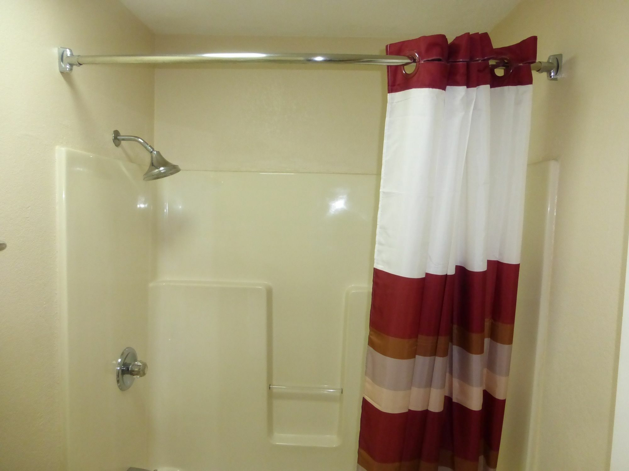 Red Roof Inn Масъл Шоулс Екстериор снимка